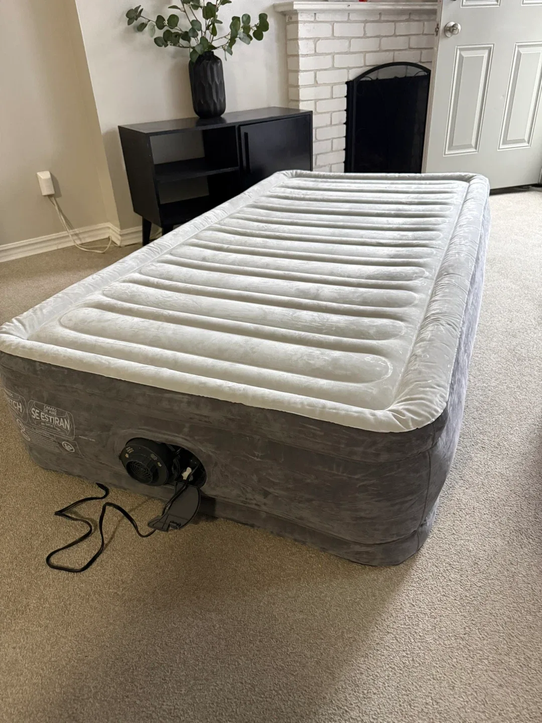 NEW 18” Twin Self-Inflatable Air Mattress