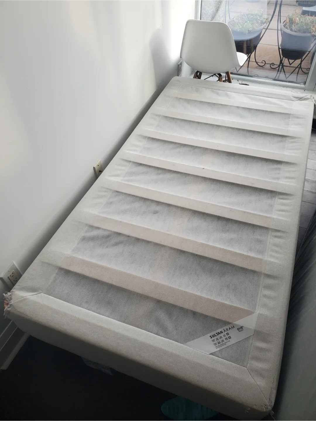 IKEA mattress and bed single twin image indicator(2)