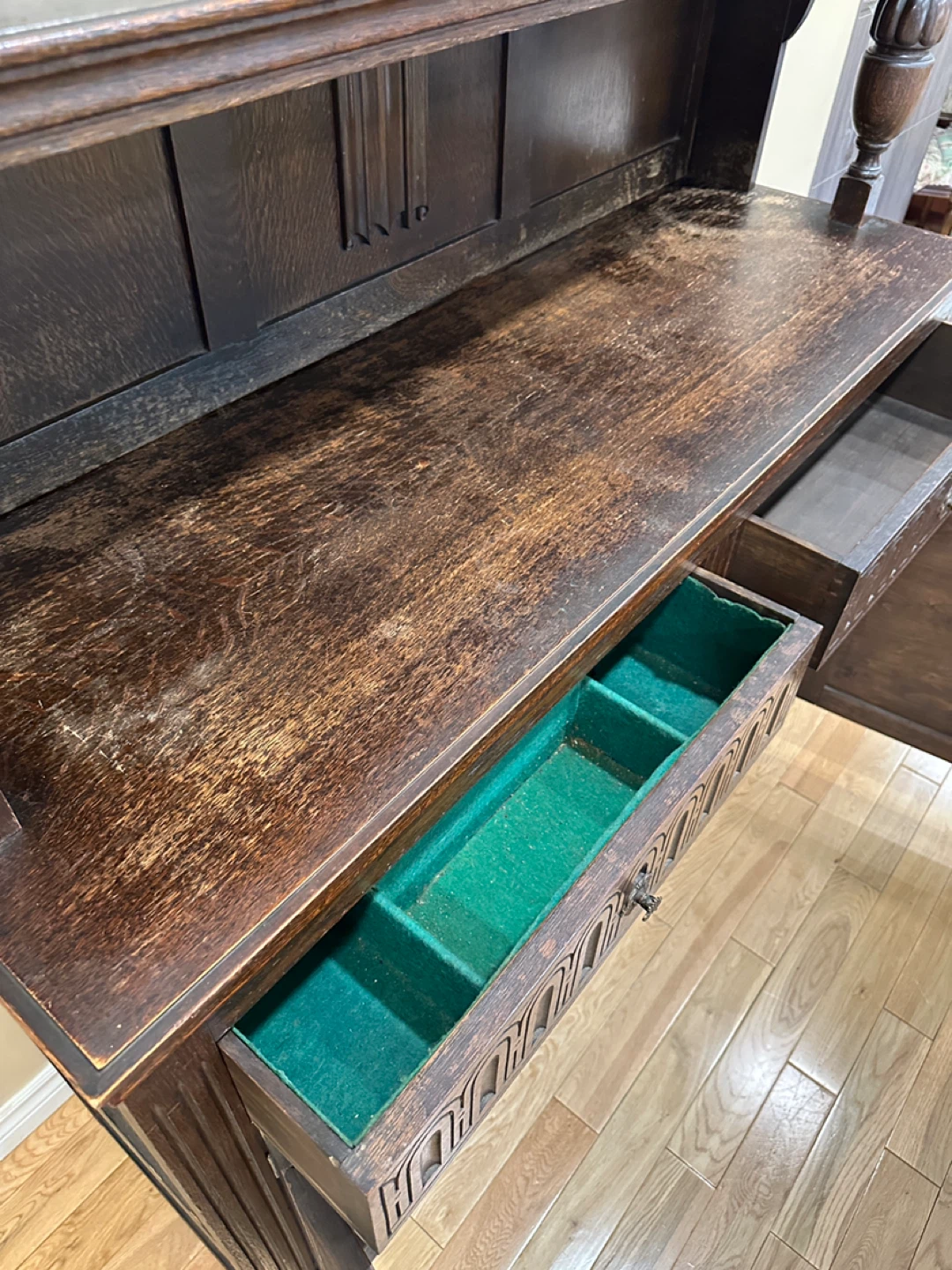 Antique Solid Oak Jacobean Sideboard / Buffet (CAN DELIVER) - photo 4