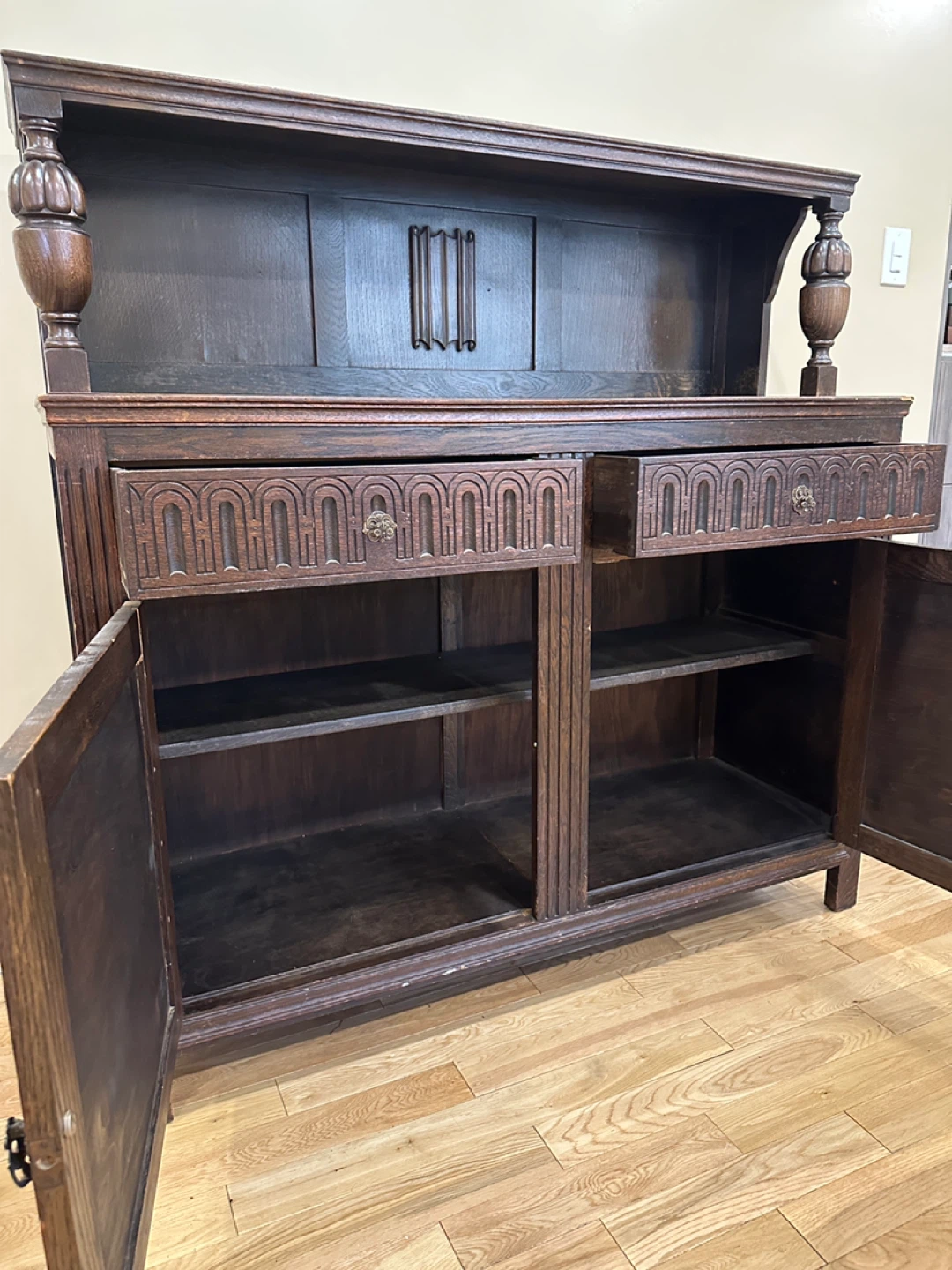 Antique Solid Oak Jacobean Sideboard / Buffet (CAN DELIVER) - photo 5