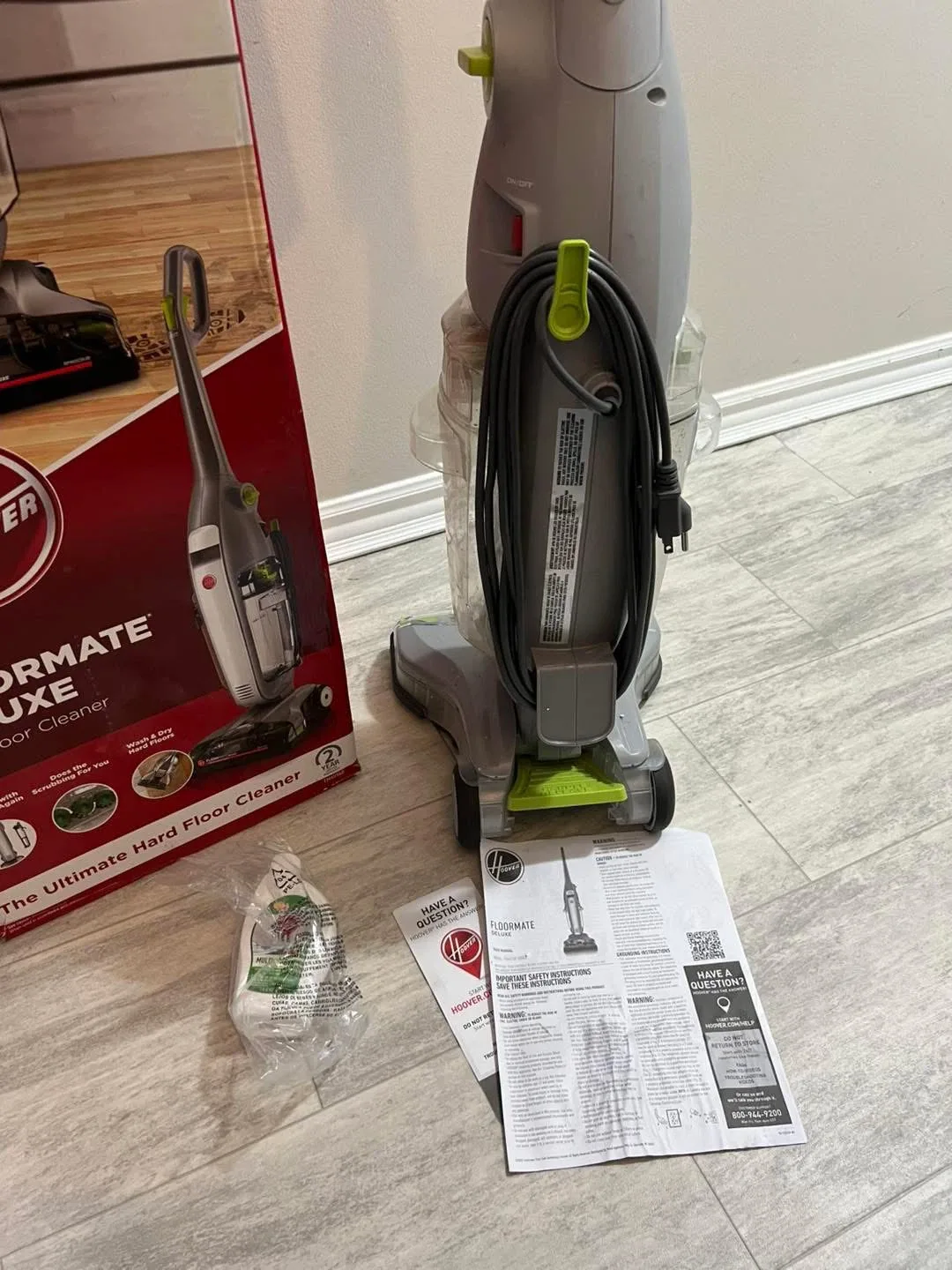 LIKE NEW Hoover Hard Floor Cleaner Machine, 1 Shampooer image indicator(3)