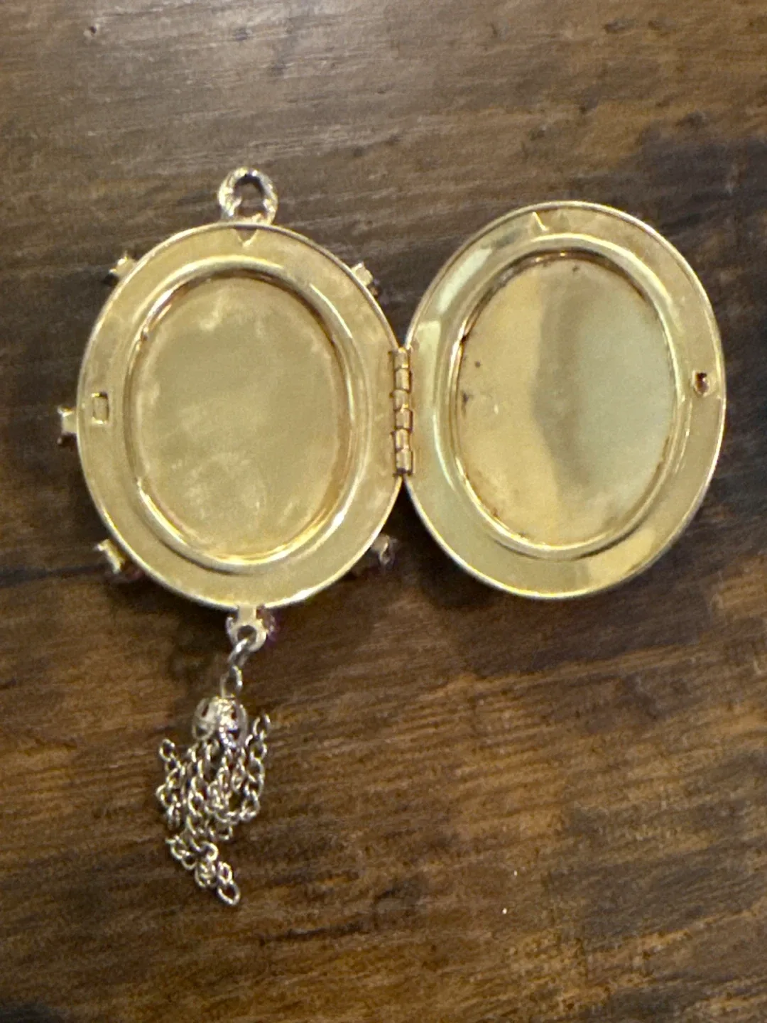 Vintage Style Brooch with Pink Accents image indicator(3)