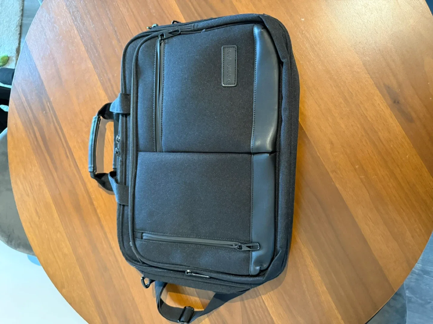 Vankean Black Laptop Bag