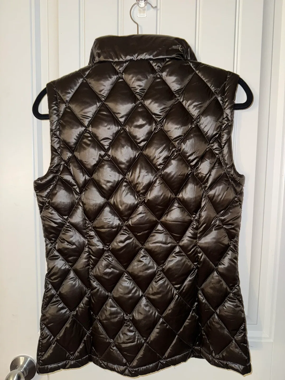 BNWOT Calvin Klein Puffer Vest - Size S image indicator(4)