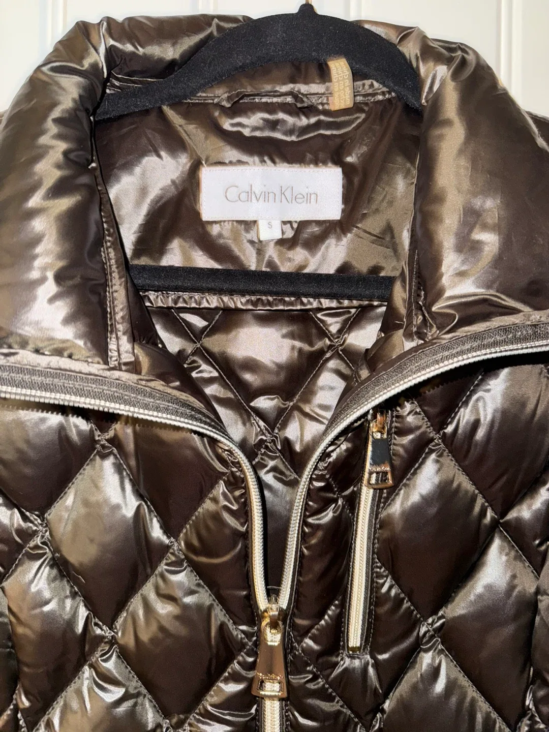 BNWOT Calvin Klein Puffer Vest - Size S image indicator(2)
