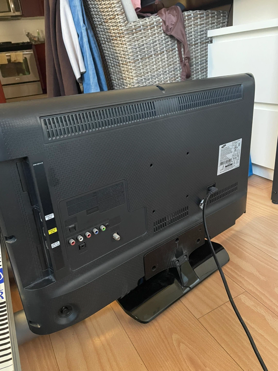 Samsung UN28H4000AF 28" TV - photo 2