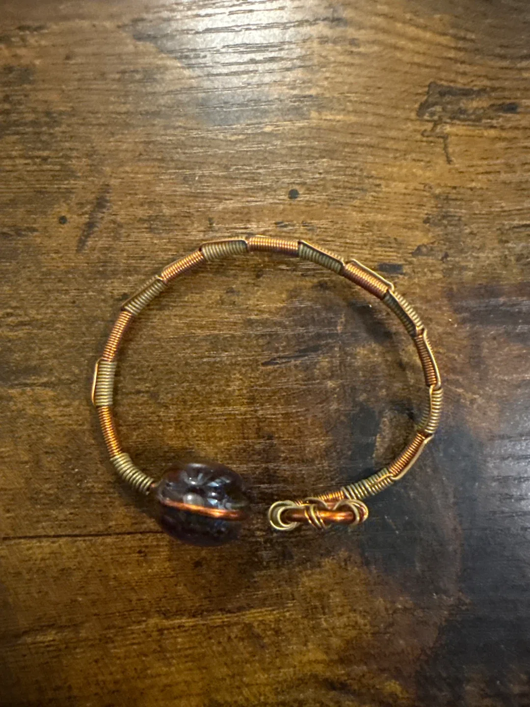 Handmade Wire-Wrapped Bracelet image indicator(2)