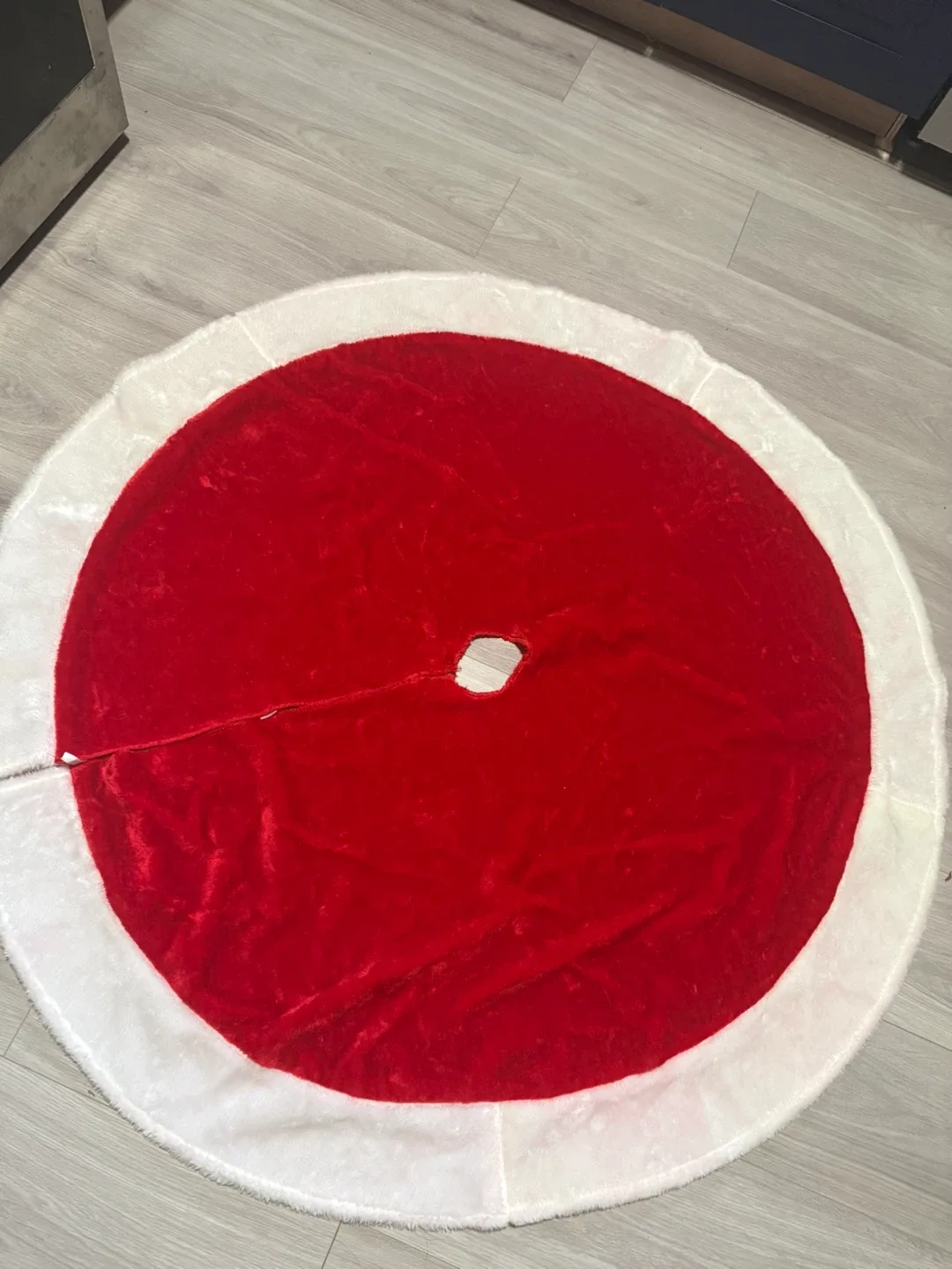 Red & White Christmas Tree Skirt