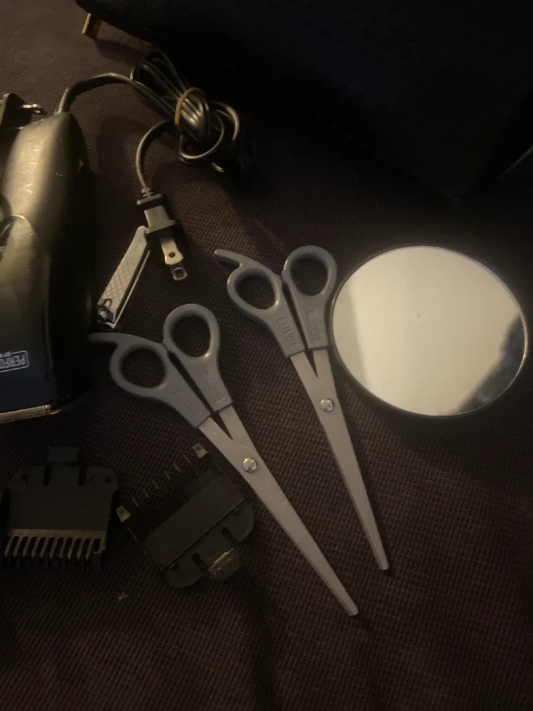 Wahl Hair Clipper Set with Accessories image indicator(3)