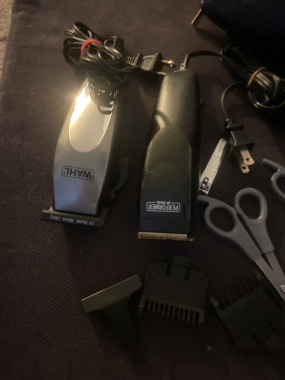 Wahl Hair Clipper Set with Accessories image indicator(2)