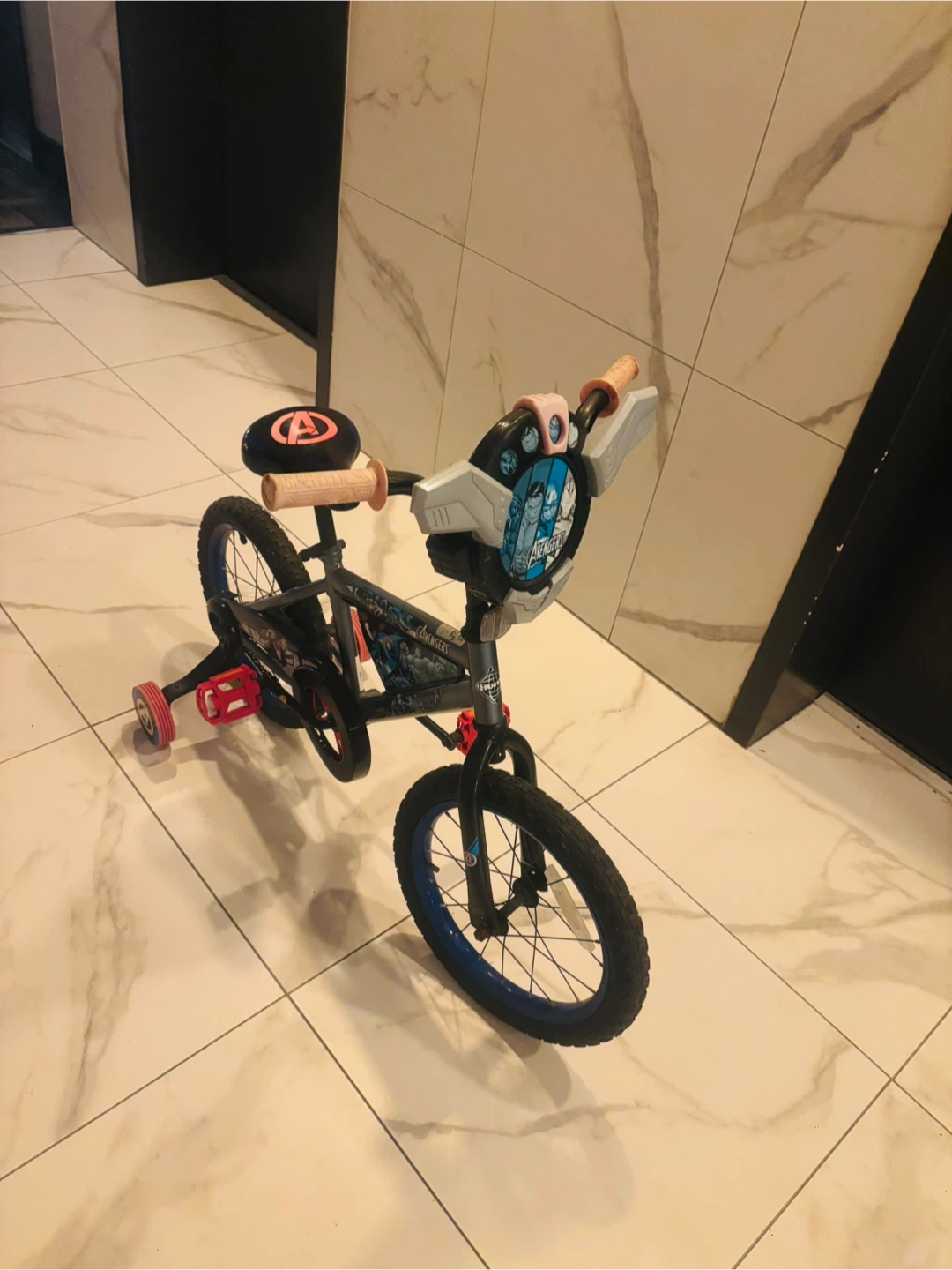 Avengers Kids' Bike with Training Wheels - photo 2