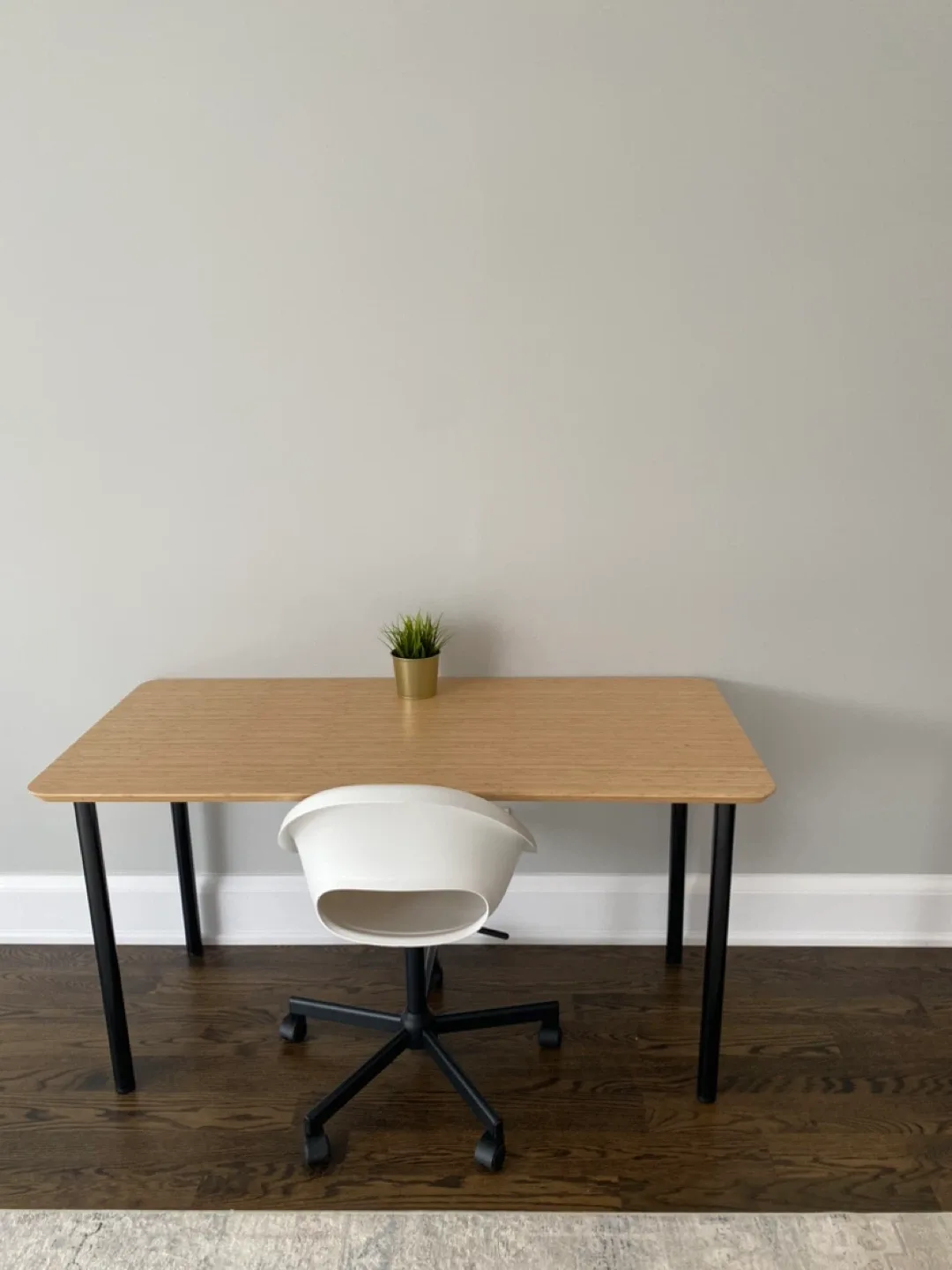 Brand new Desk and Chair Set