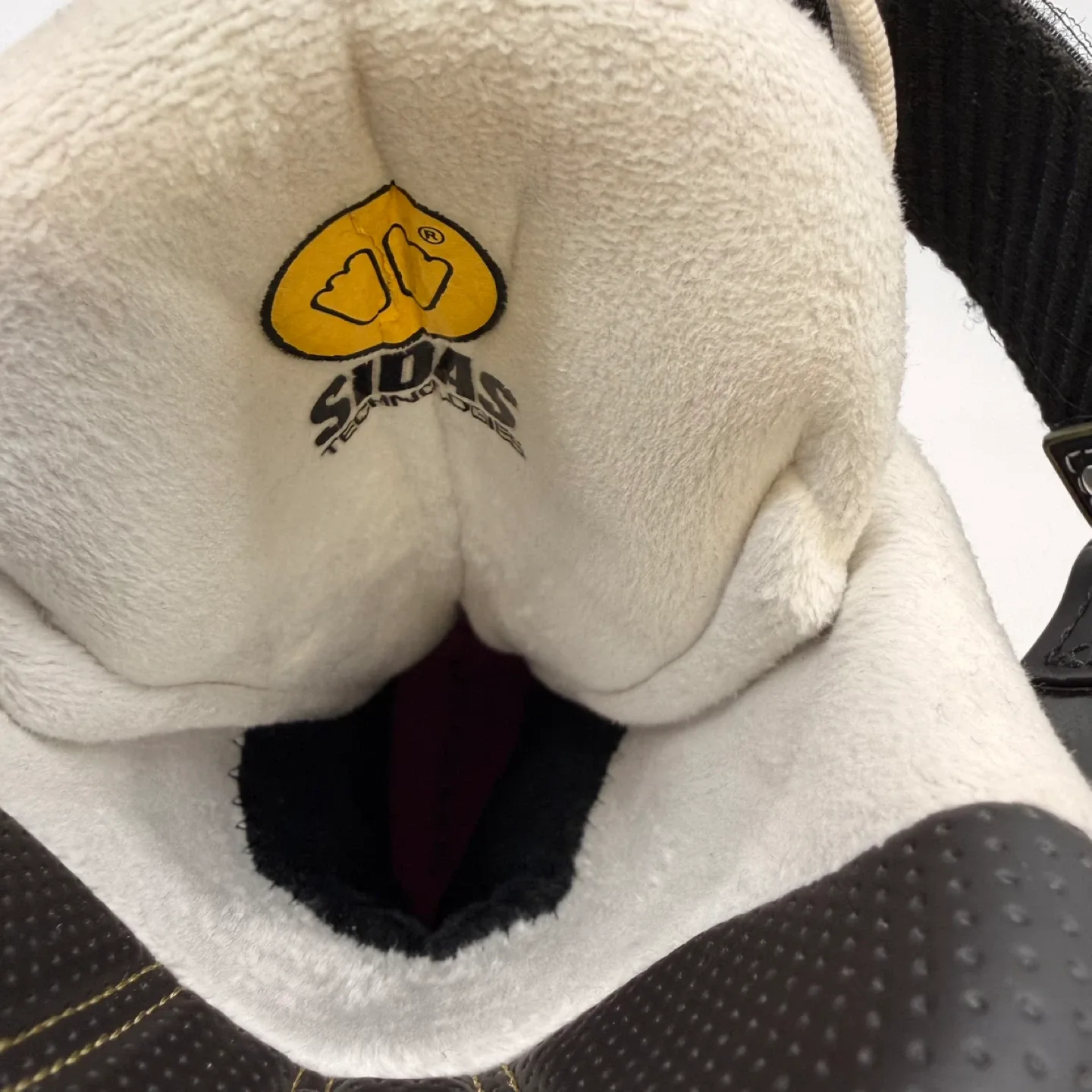 Atomic Hawx 100W Women’s Ski Boots – Size 25.0 / 25.5 image indicator(5)