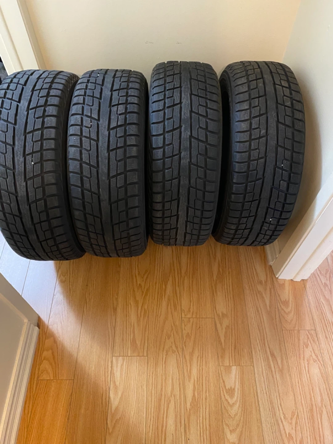 4 Yokohama IceGuard Studless Winter Tires 215-60-17  - Set of 4