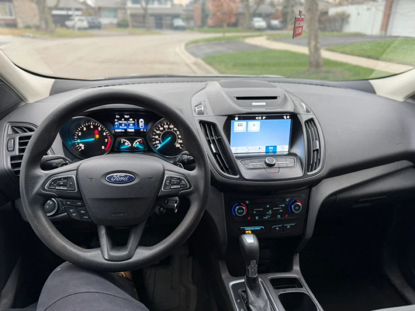 Ford Escape White SUV image indicator(9)