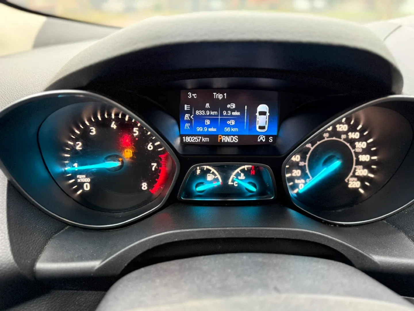 Ford Escape White SUV image indicator(10)