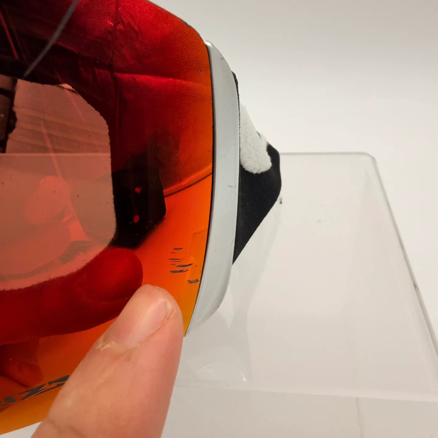 Oakley Prizm Ski Snowboard Goggles + Dakine Case & Accessories image indicator(8)