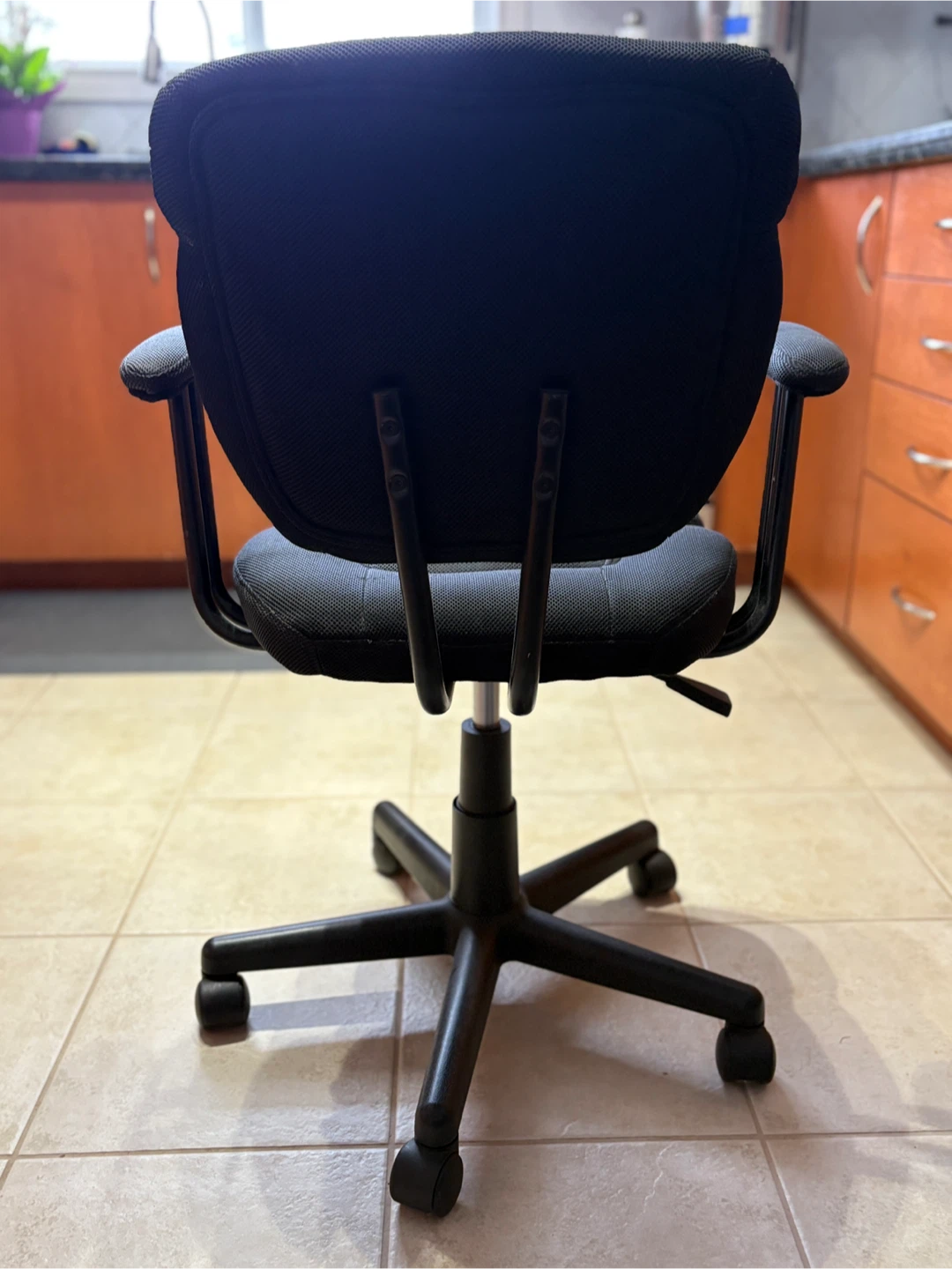 Black Office Chair - photo 3