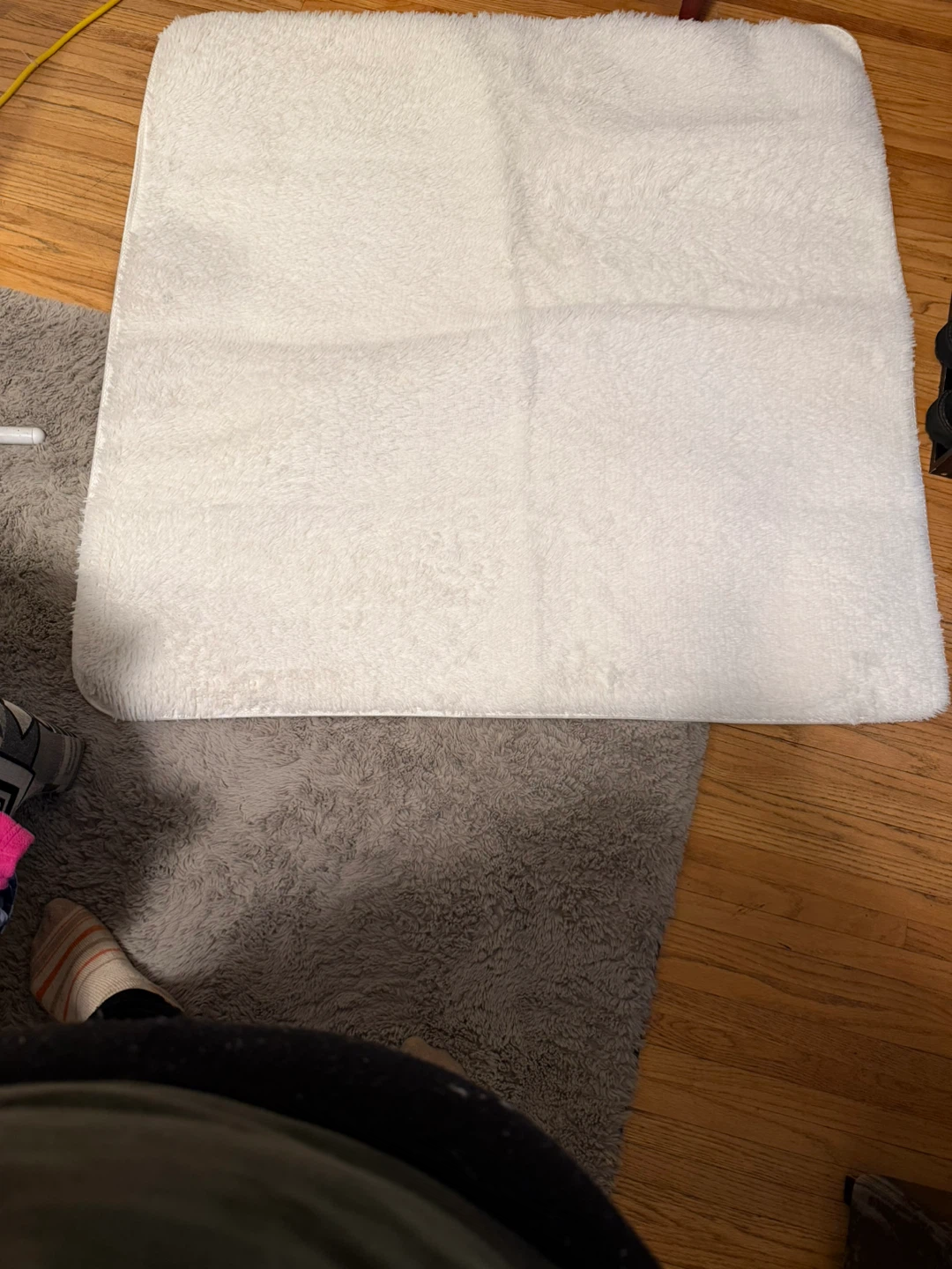 Shag Rug - White and Pink - photo 2