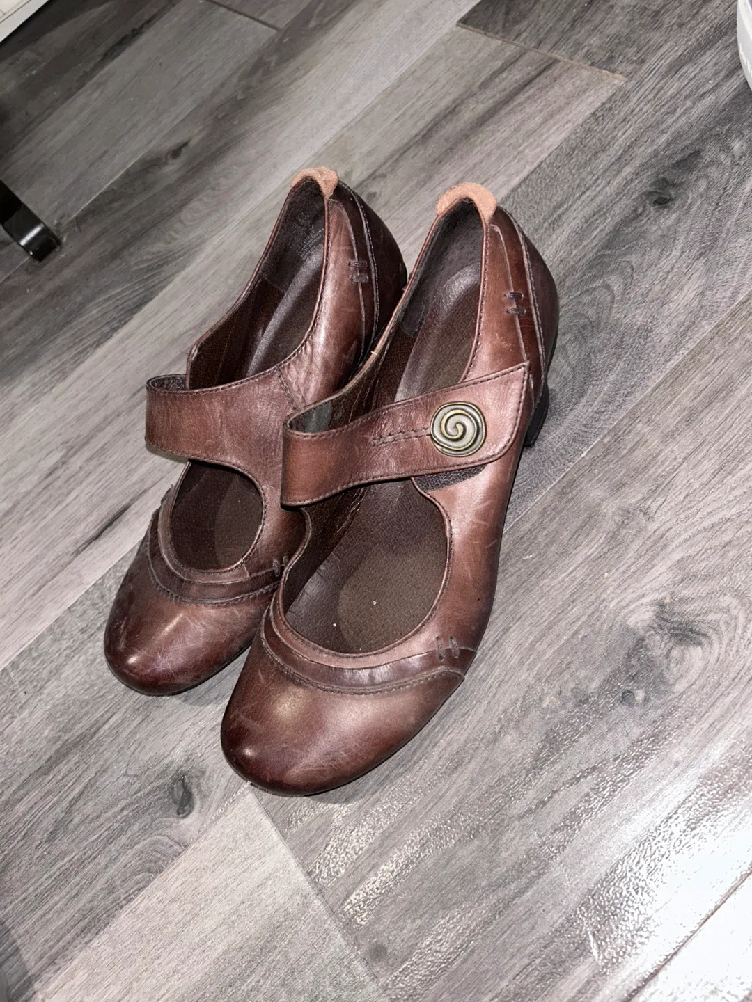 Brown Leather Mary Janes image indicator(2)