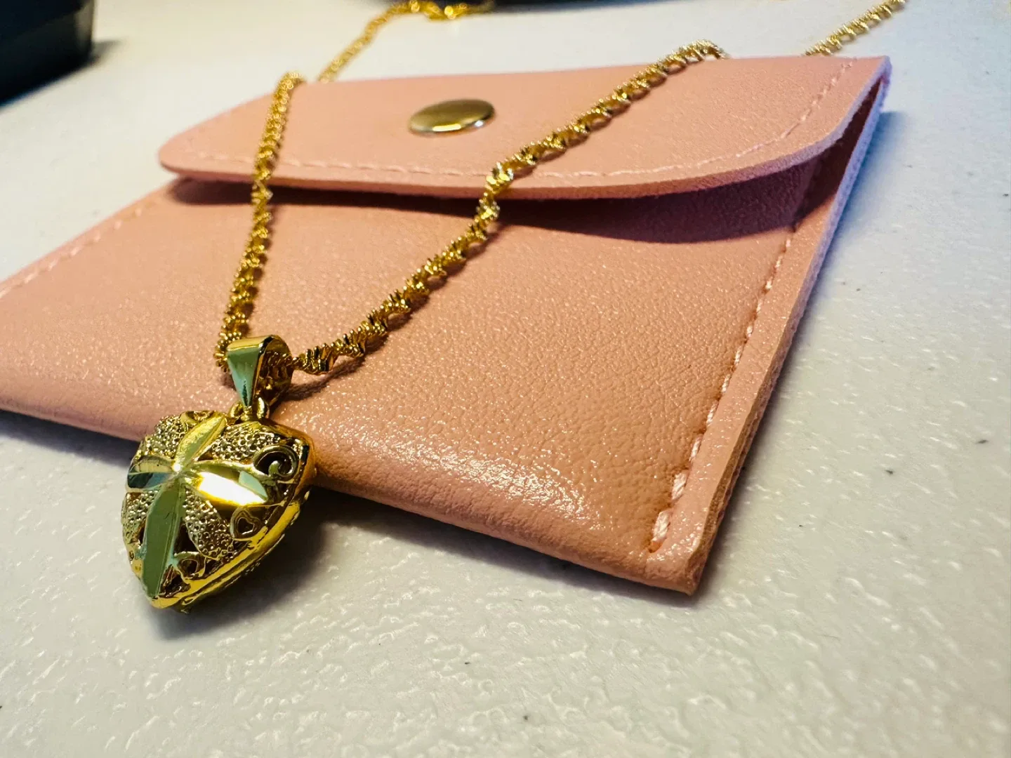 Stunning heart pendant necklace