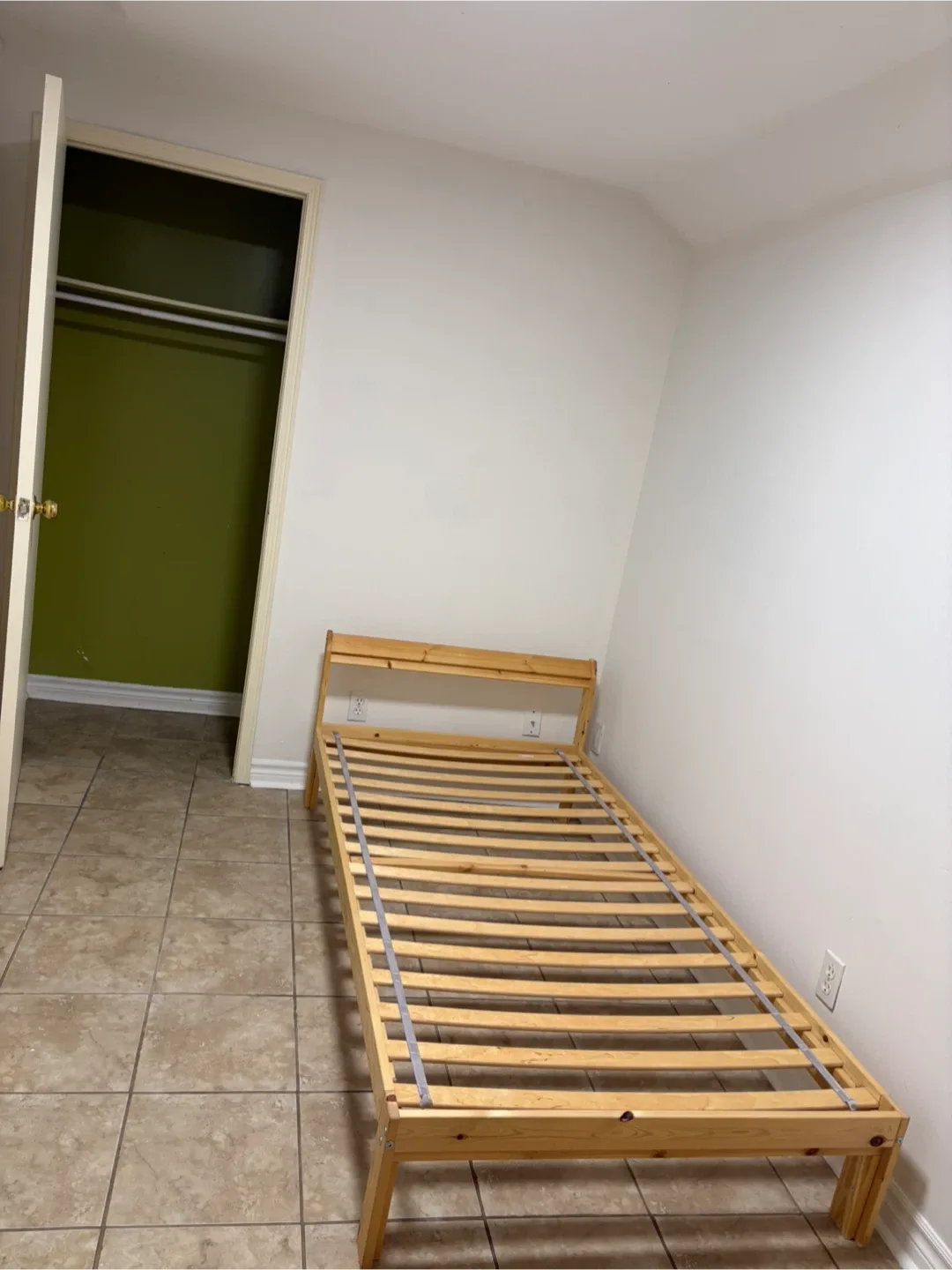 Legal basement for rent image indicator(2)