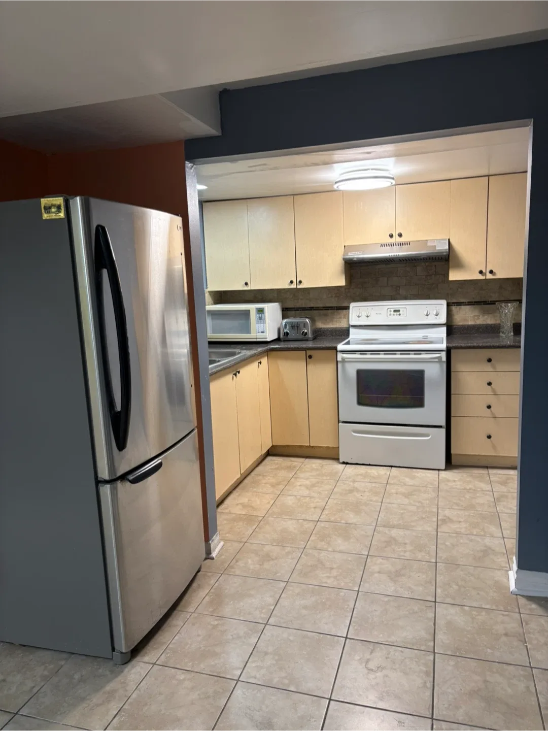 Legal basement for rent image indicator(6)