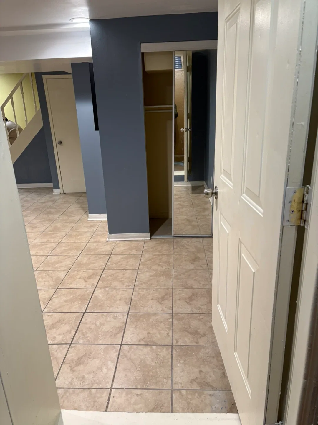 Legal basement for rent image indicator(7)