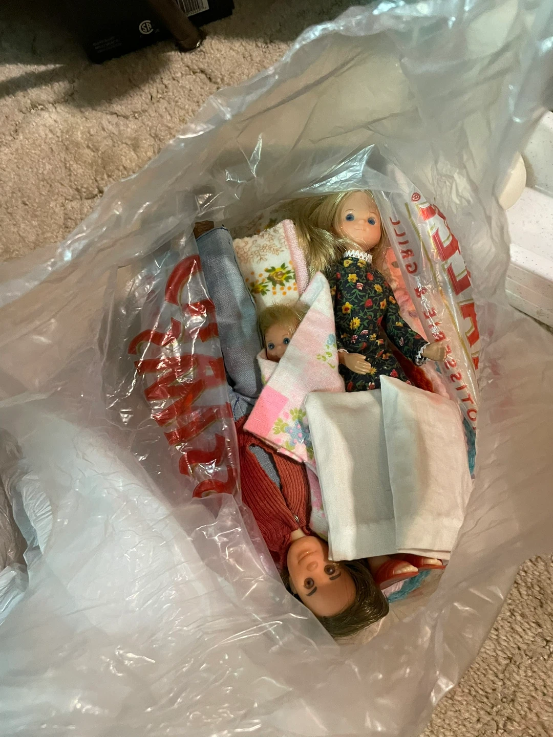 Dollhouse with Furniture & Dolls - photo 4