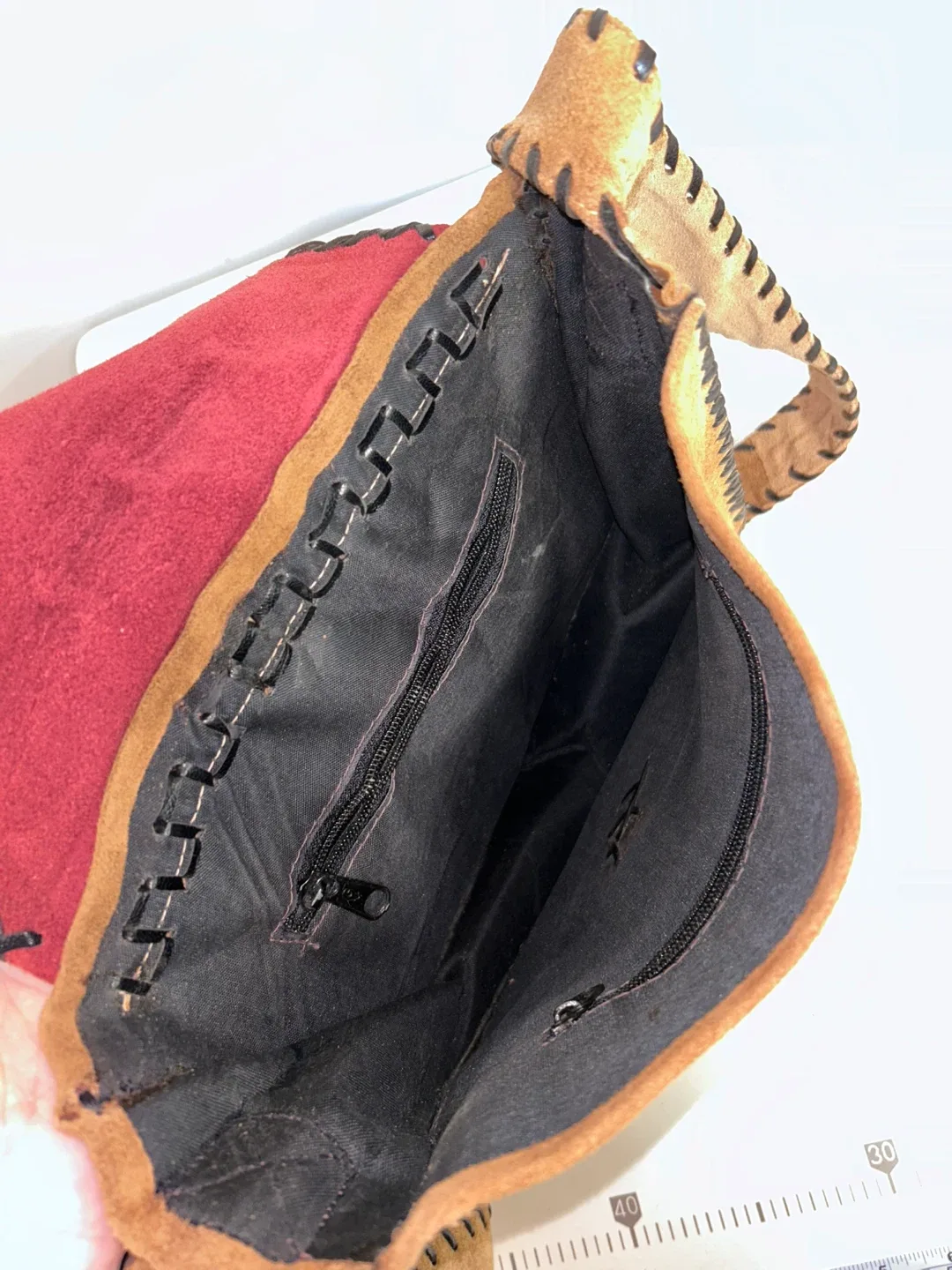 Handmade Leather Shoulder Bag image indicator(2)