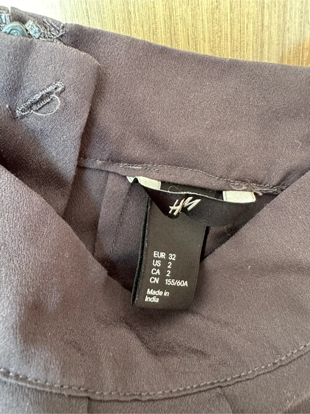 H&M Gray Skirt - Size US 2 image indicator(3)