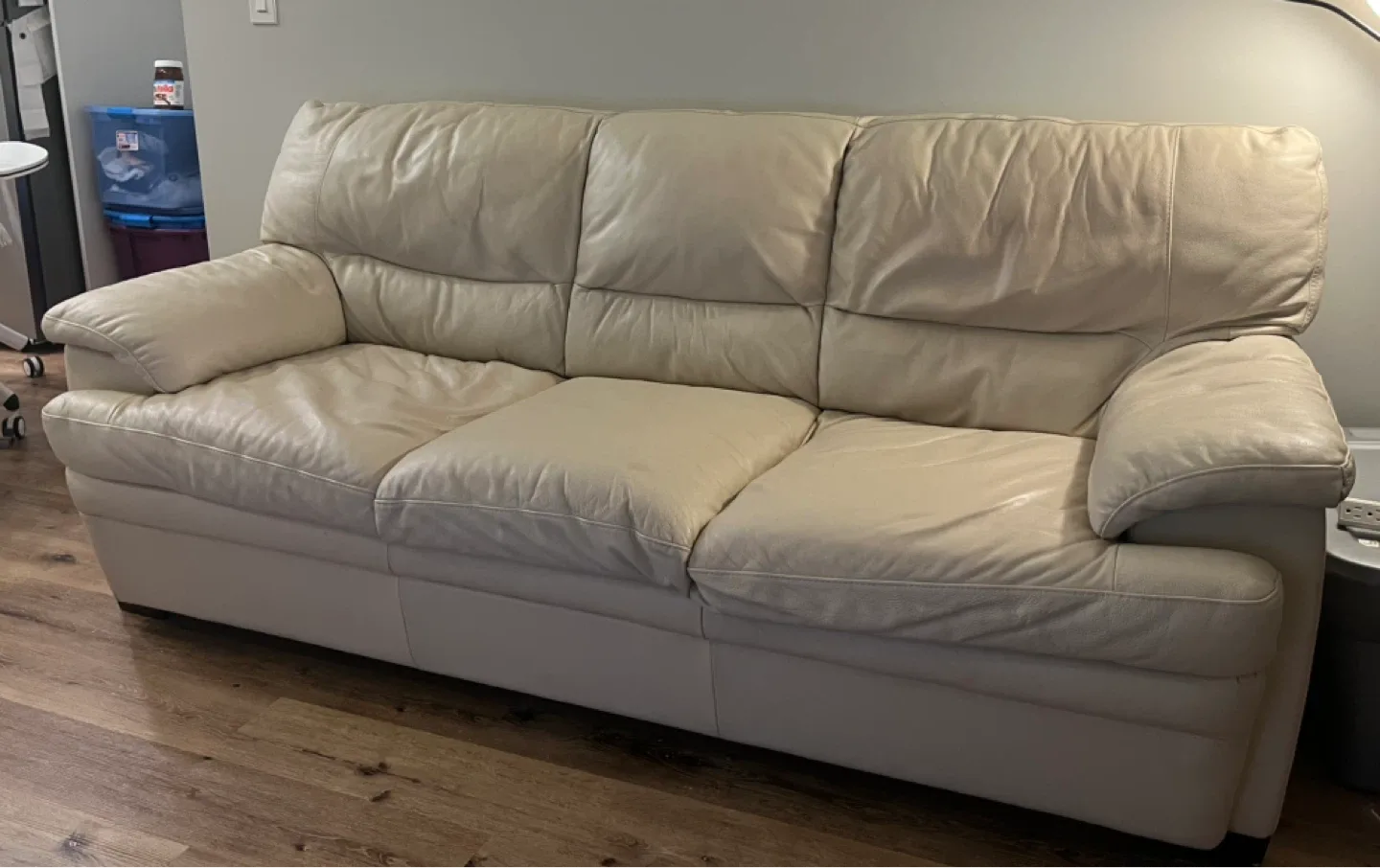 Free Cream Leather 3-Seater Sofa