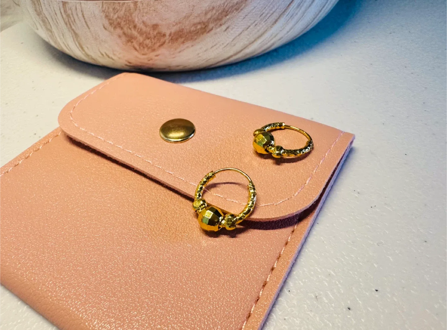 Beautiful small hoop earrings image indicator(2)