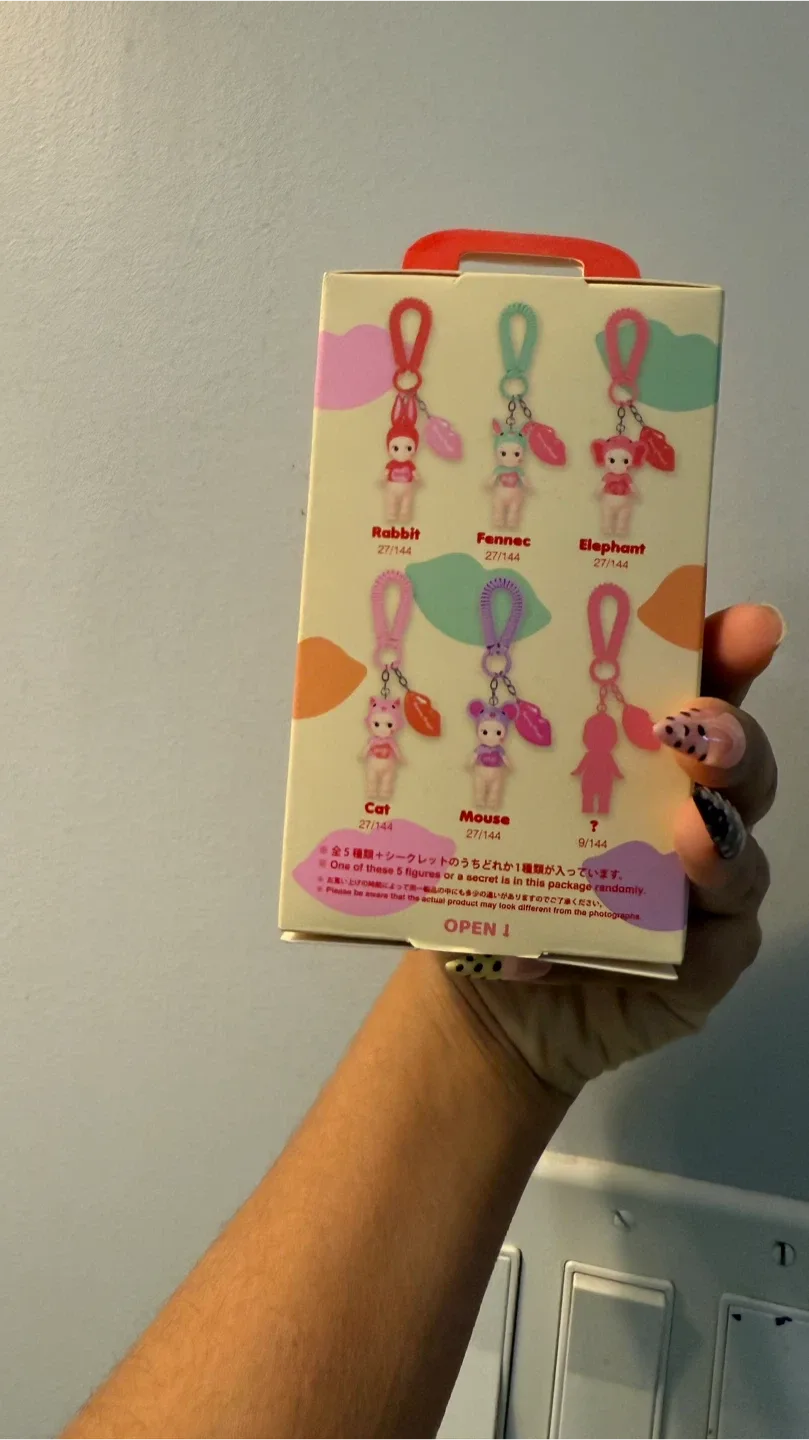 Sonny Angel Mini Figure Charm - Kiss Kiss Series image indicator(5)