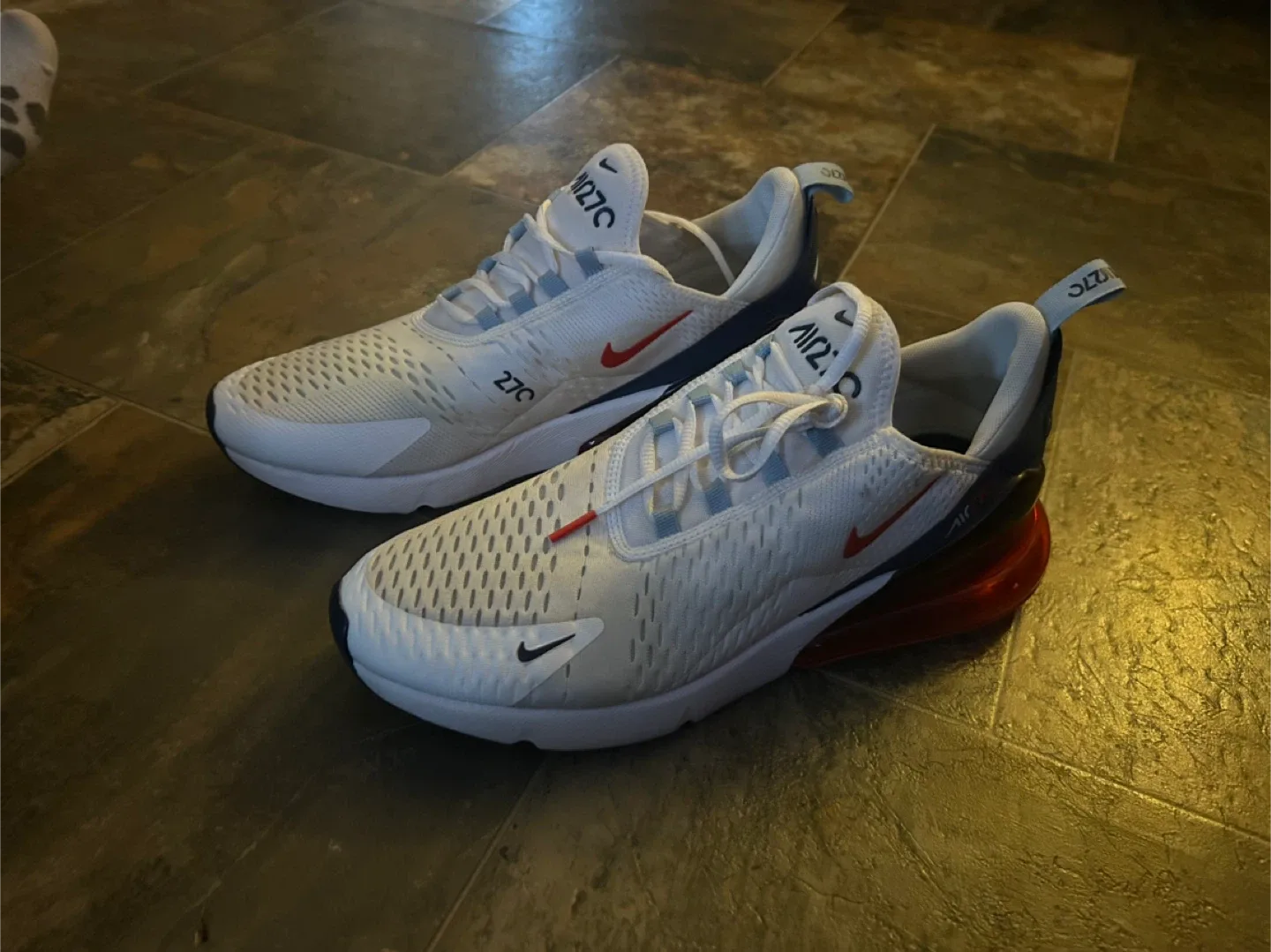 Nike Air Max 270 - White/Red/Blue image indicator(2)