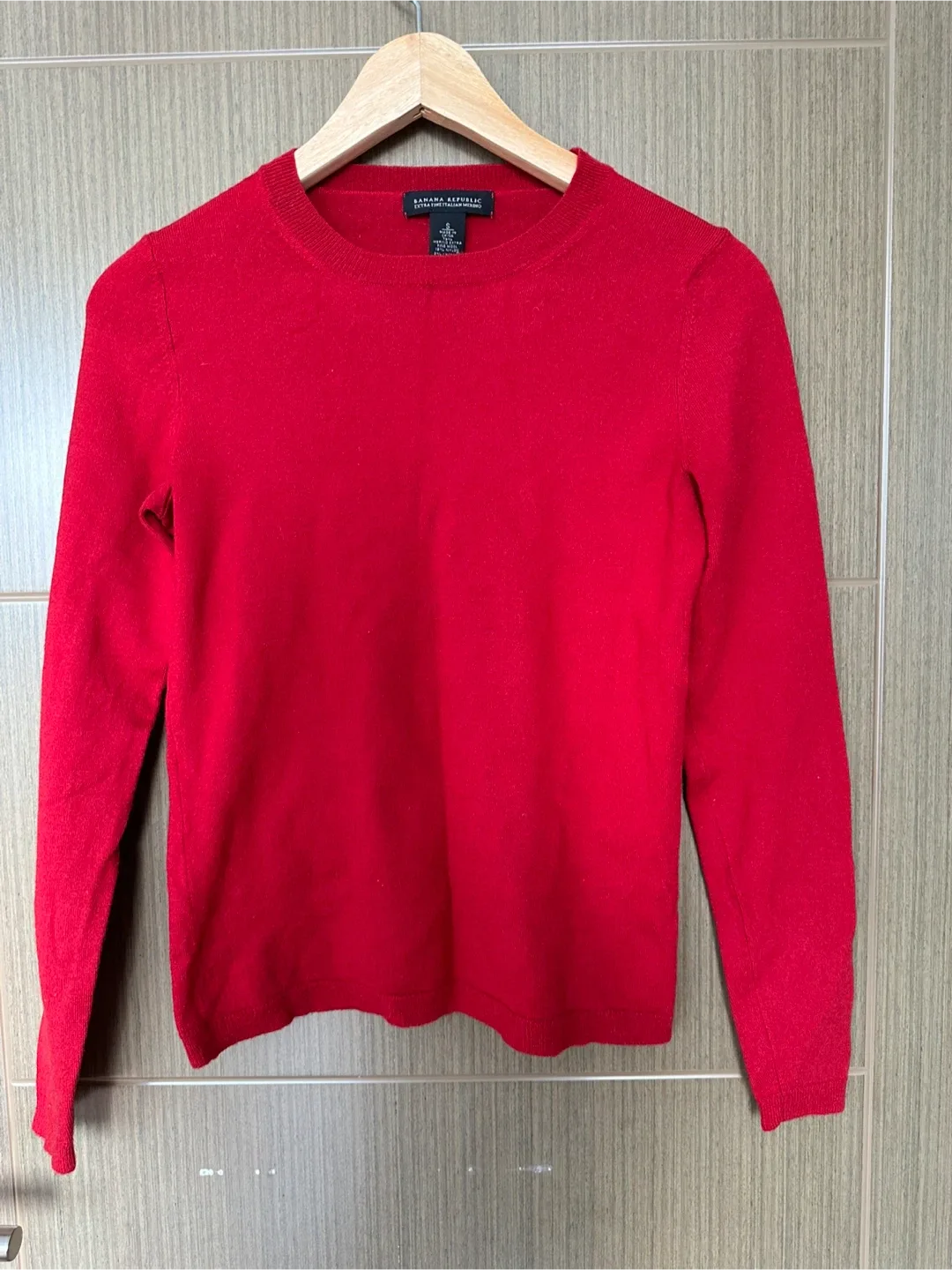Banana Republic Extra Fine Merino Wool Sweater - Small