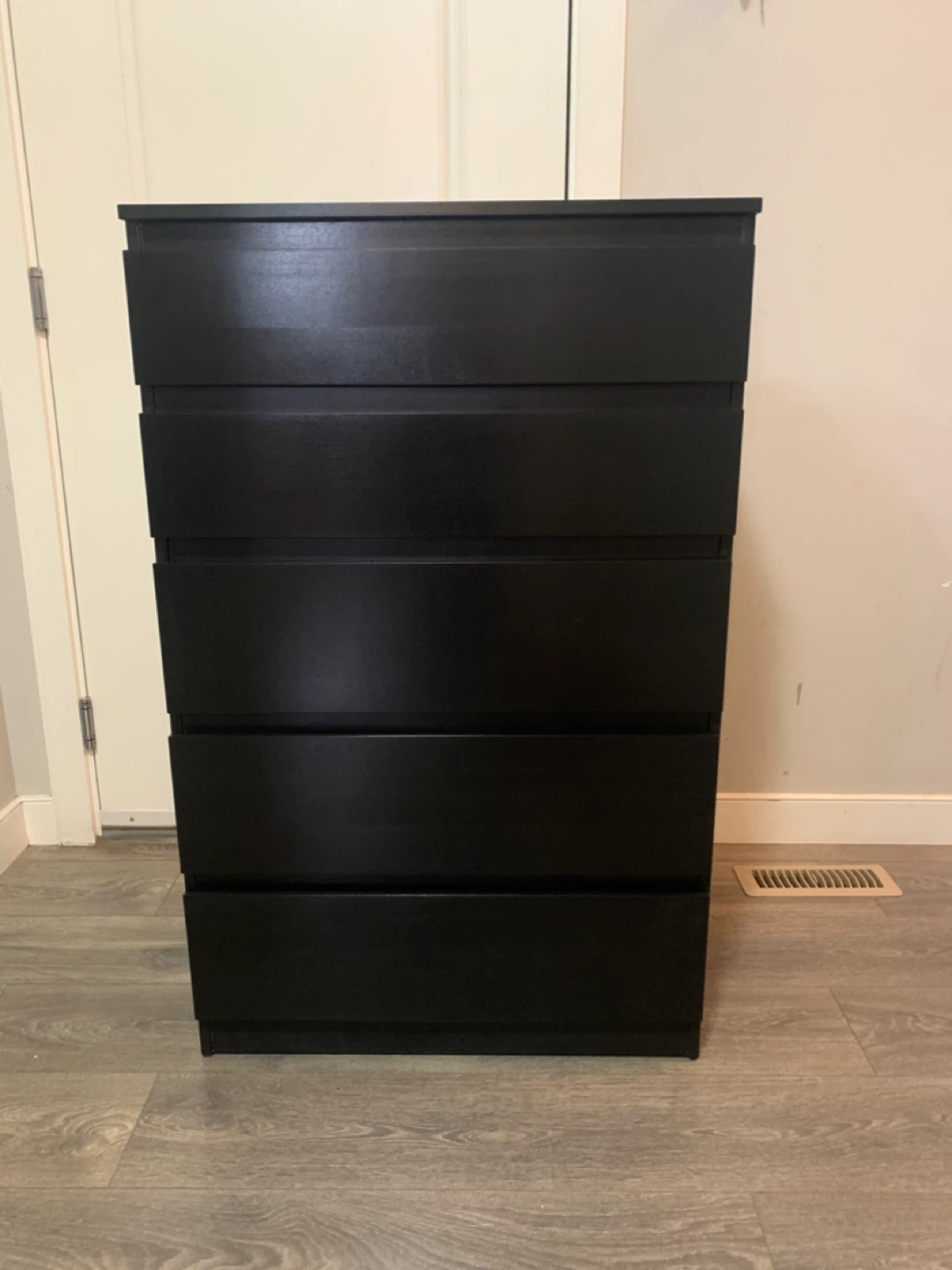 Black 5-Drawer Dresser