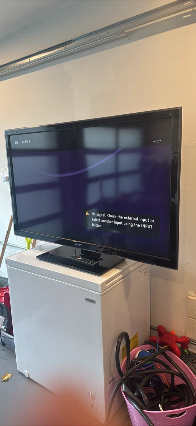 Sony Bravia KDL-52XBR9 52" LCD TV