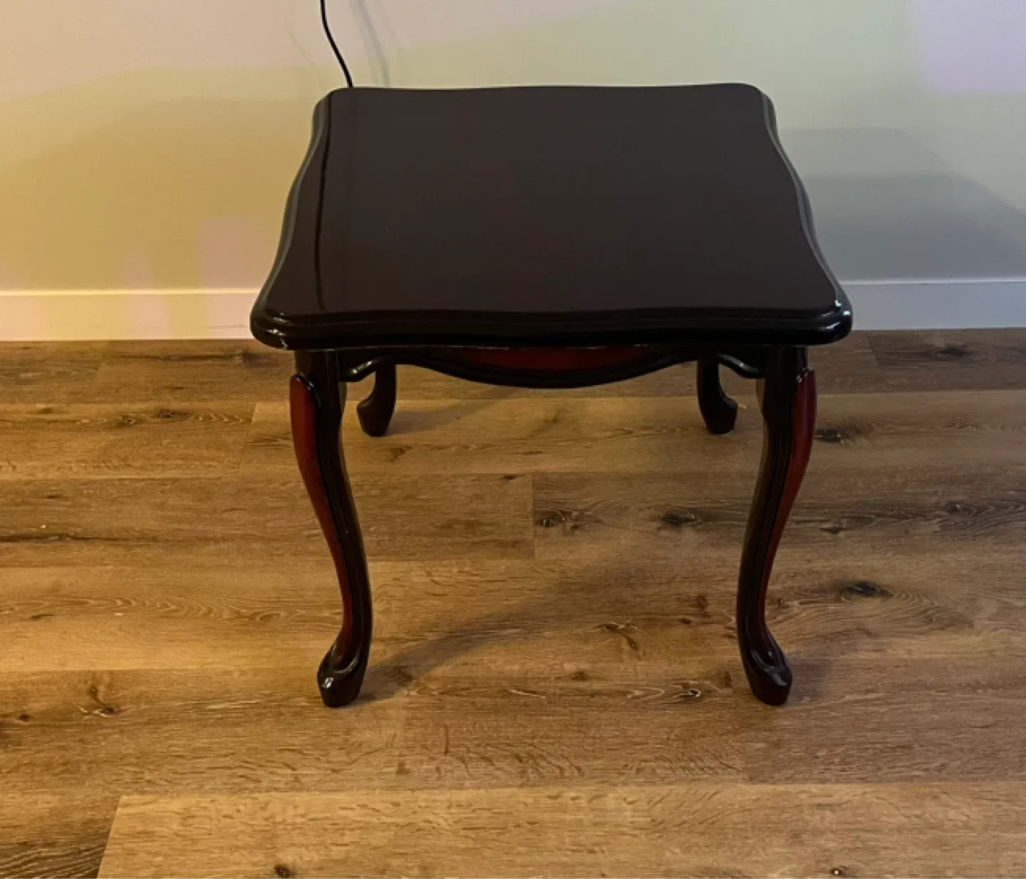 Dark Wood End Table image indicator(2)