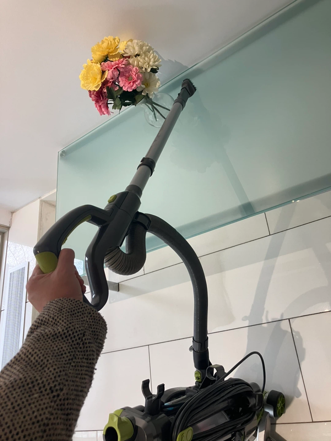 Hoover Air Multi Cyclonic, Swivel Vacuum - photo 4