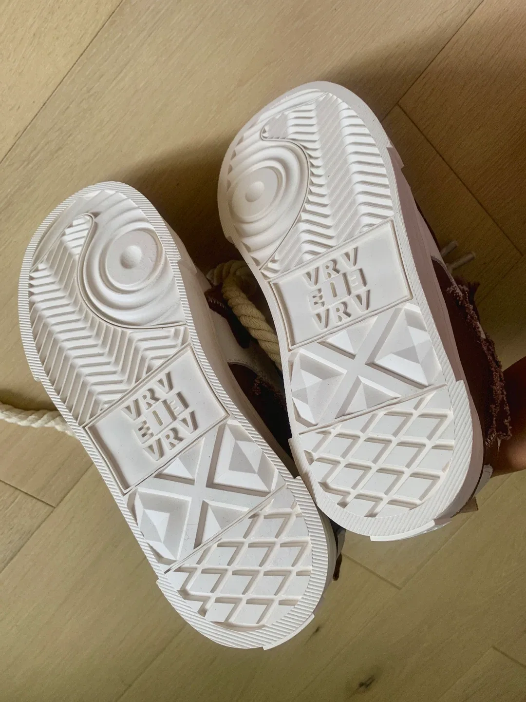 New Revive Lab Brown & White Sneakers Size 37 image indicator(7)