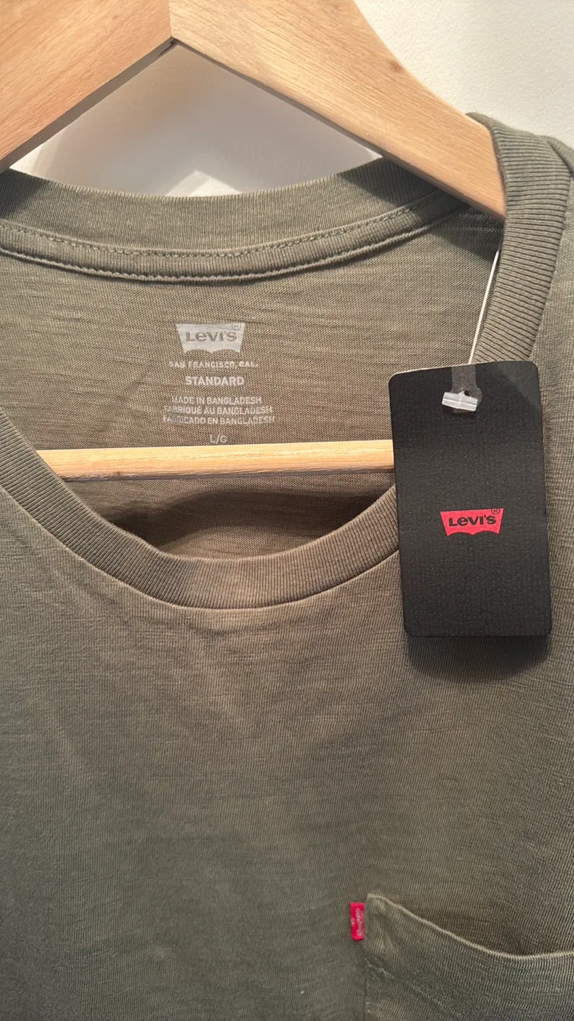 Levi's Olive Green T-Shirt - Size L/G