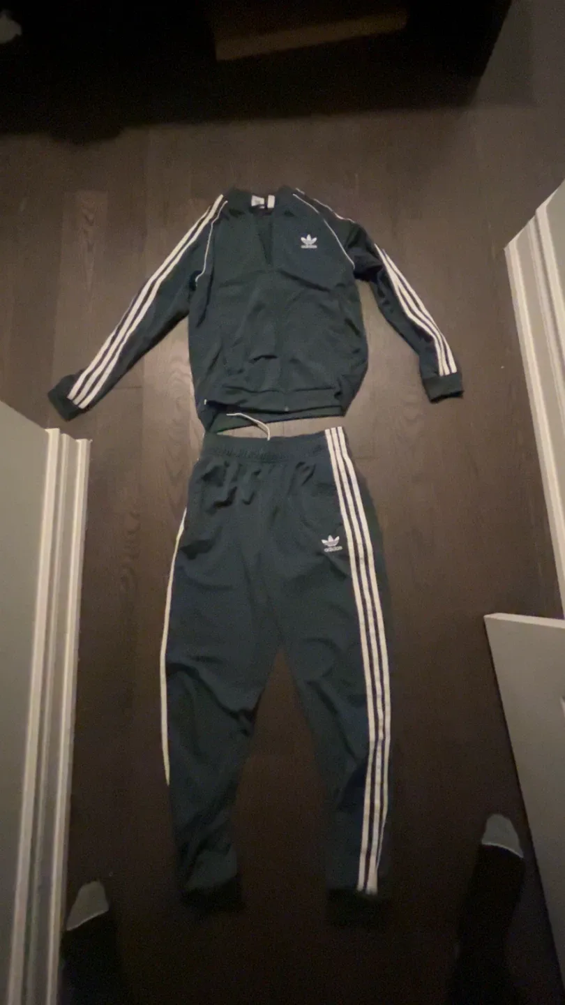 Adidas Tracksuit - Green image indicator(4)