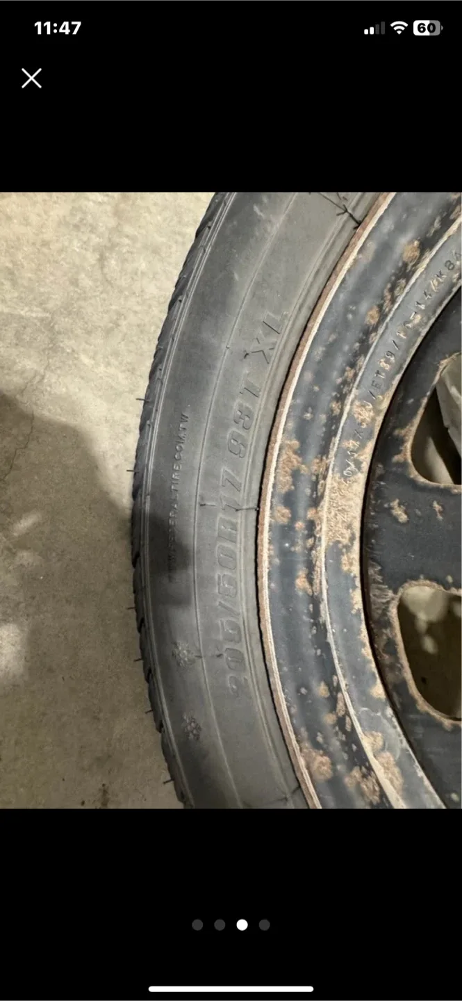 Set of 4 Winter Tires 205/60R17 99T XL