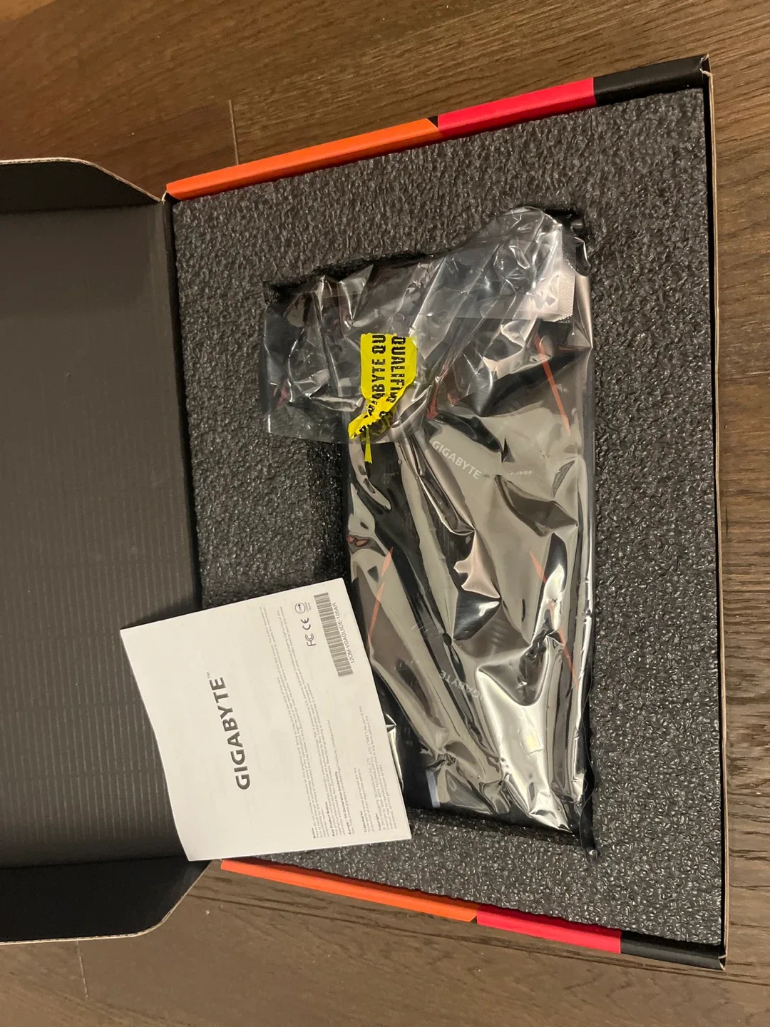 Gigabyte Radeon RX 590 Gaming 8G Graphics Card image indicator(2)