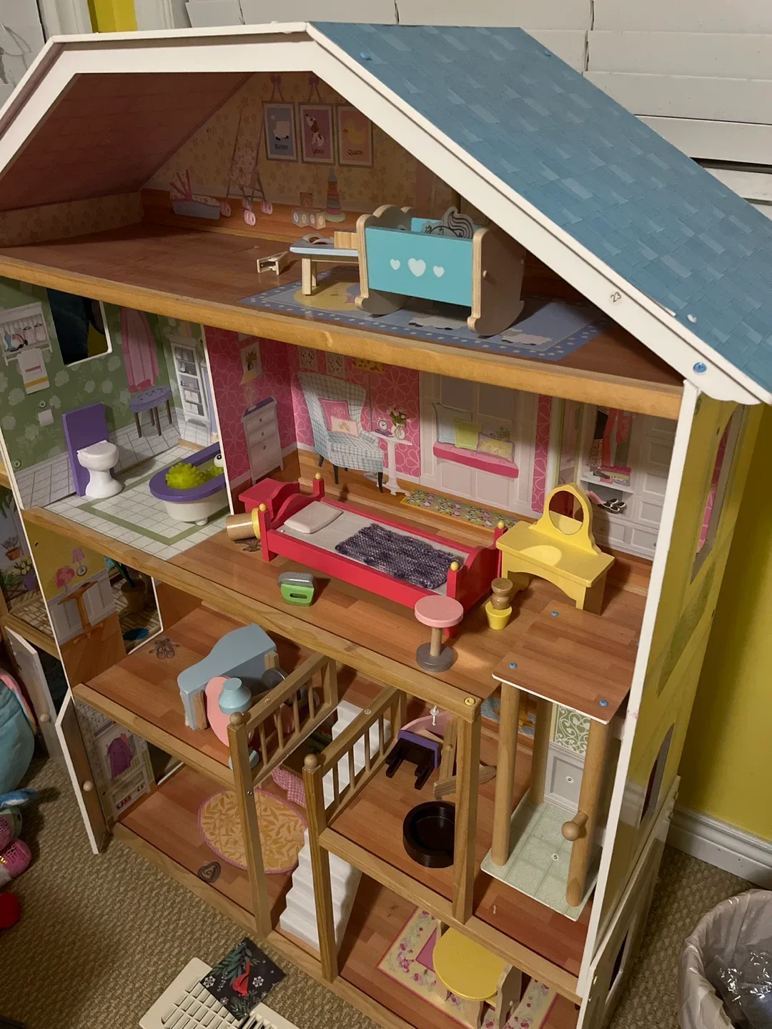 KidKraft Dollhouse image indicator(3)