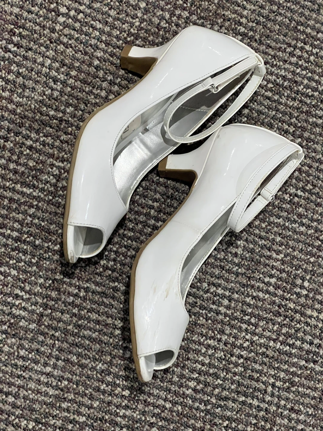 American Eagle White Heels - Size 3 - photo 2