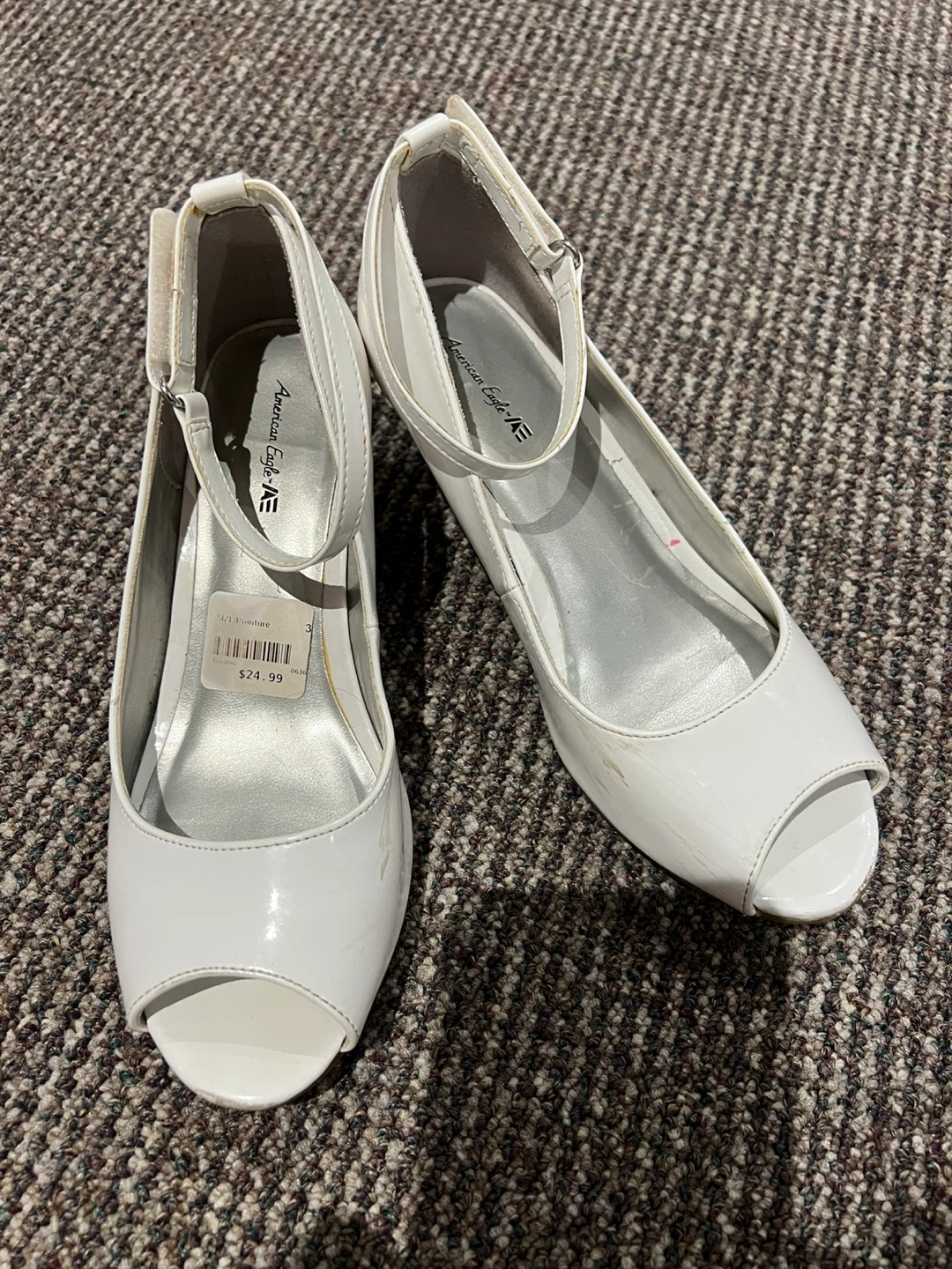 American Eagle White Heels - Size 3