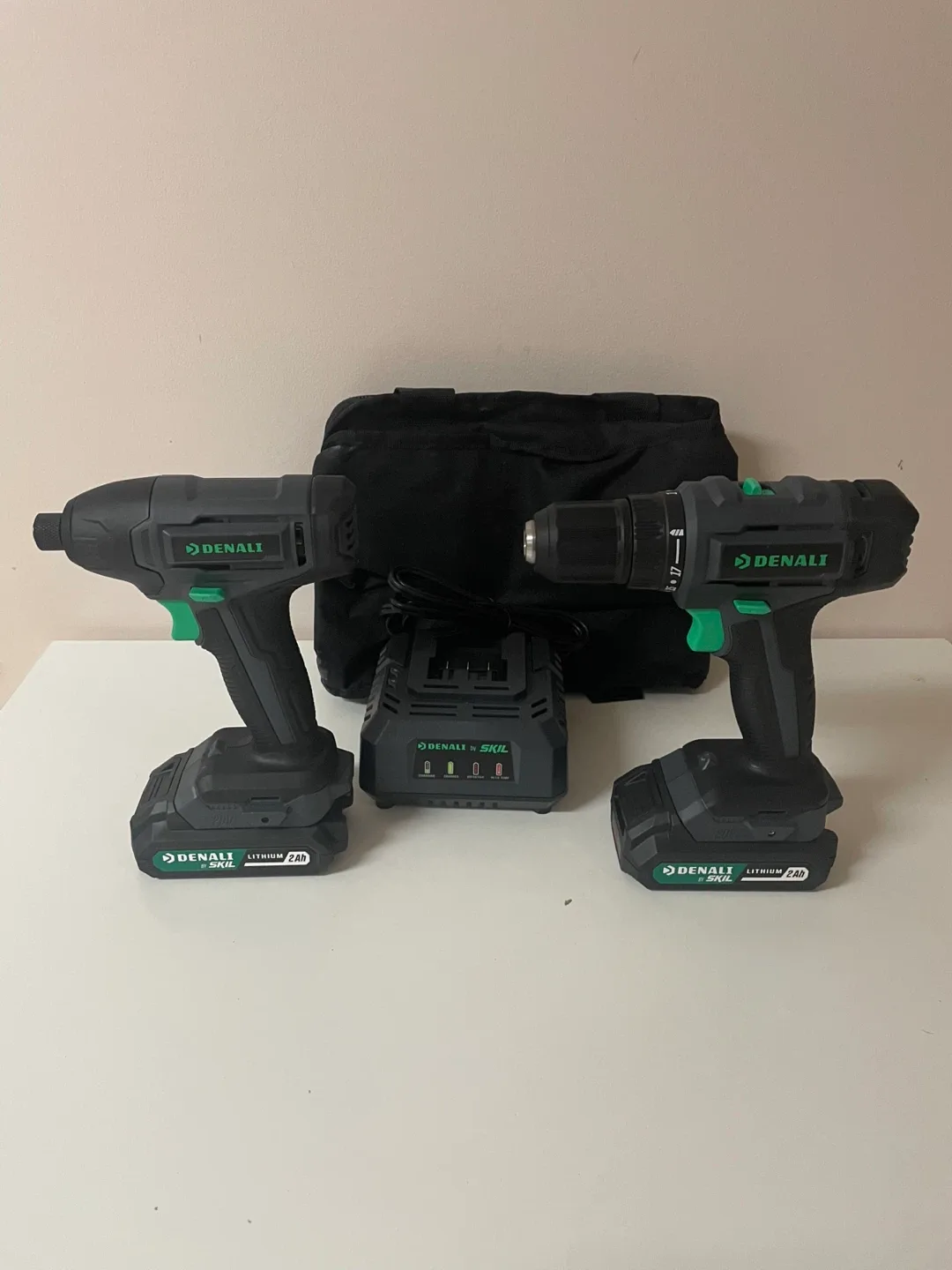 Pallet with 10 sets of impact driver and impact drill combo image indicator(2)