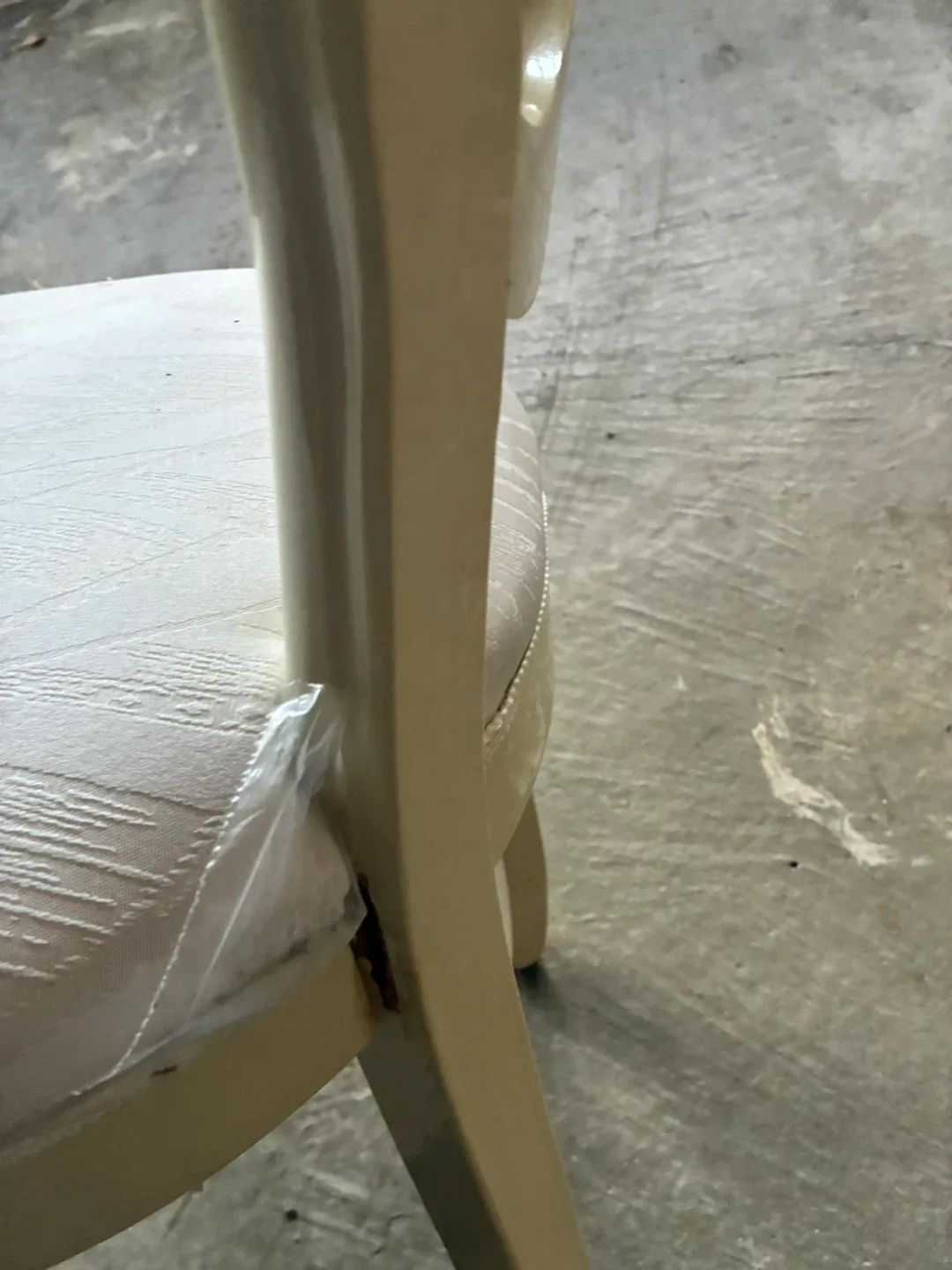 Elegant Dining Set: Table, Hutch & 6 Chairs image indicator(4)